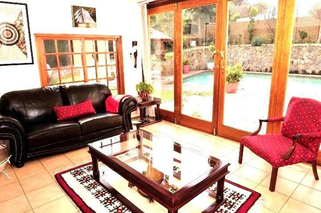Mizizi House Of Sandton B & B Johannesburg Eksteriør billede