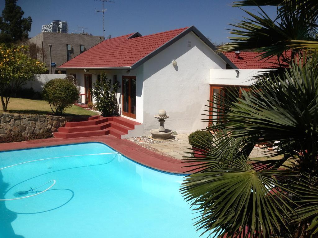 Mizizi House Of Sandton B & B Johannesburg Eksteriør billede