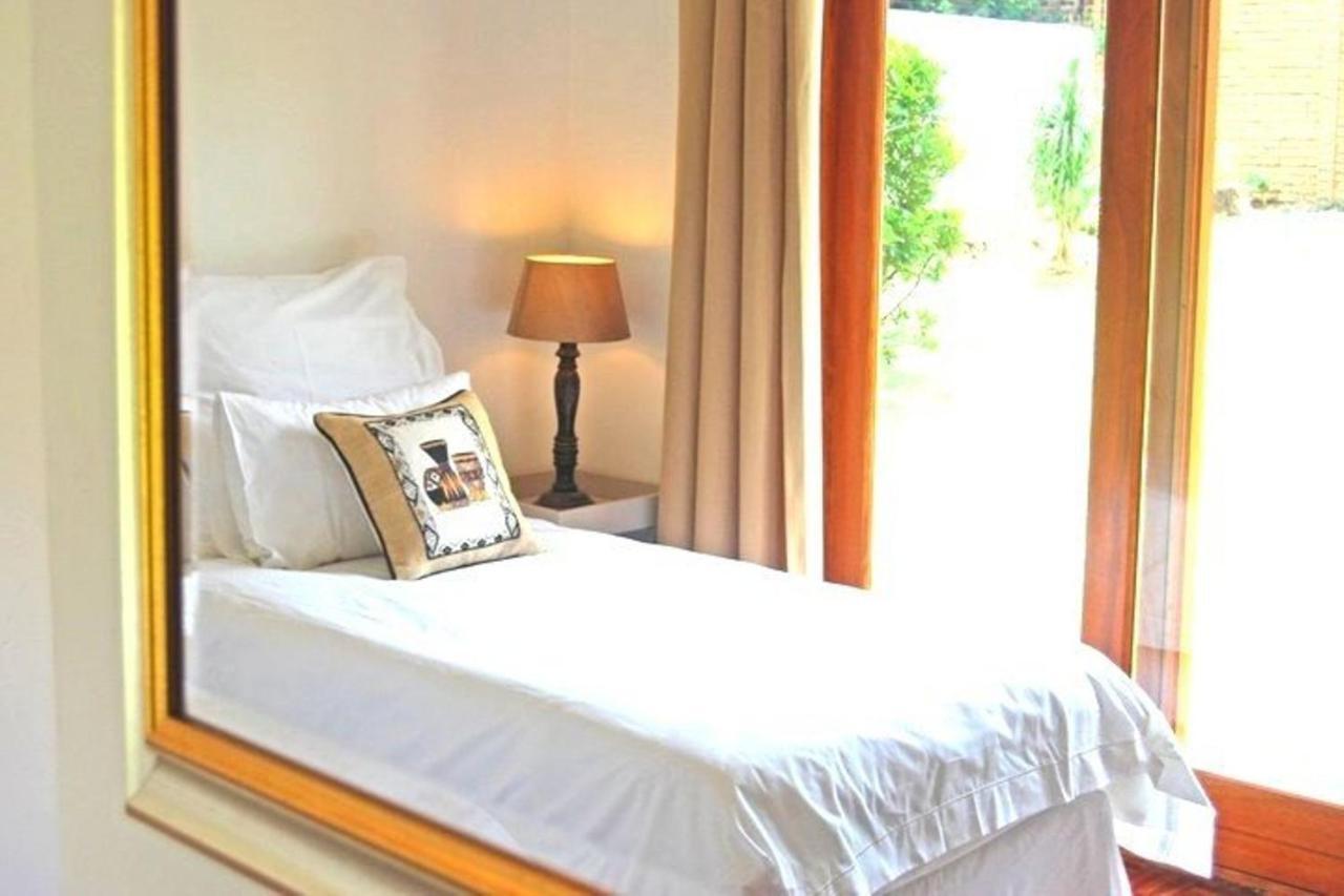 Mizizi House Of Sandton B & B Johannesburg Eksteriør billede